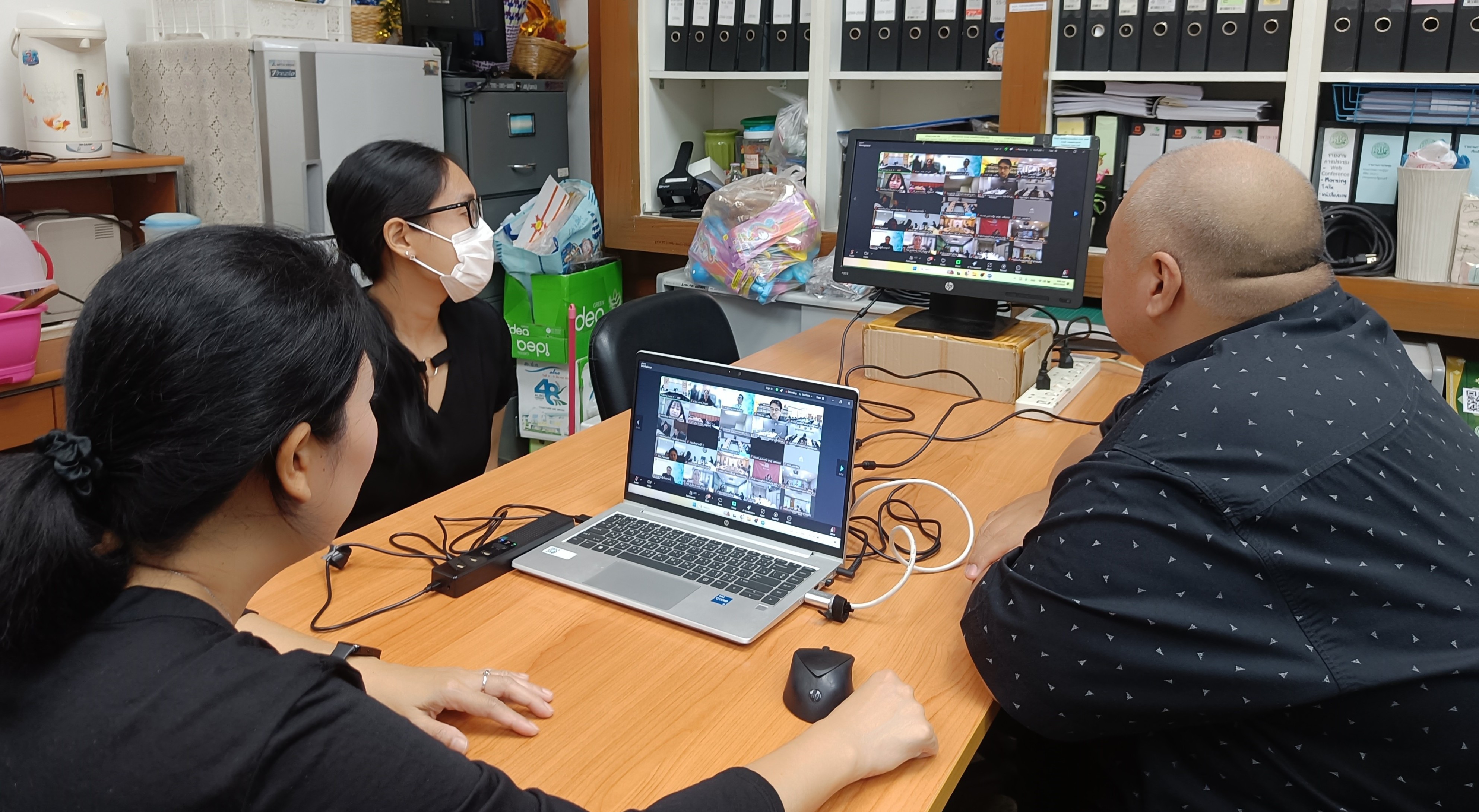 title - เข้าร่วมการประชุมชี้แจงกรอบและแนวทางการประเมินผลการปฏิบัติราชการของส่วนราชการ ประจำปีงบประมาณ พ.ศ. 2569-2570 ครั้งที่&nbsp;2 ผ่านสื่ออิเล็กทรอนิกส์ (ระบบ&nbsp;Zoom Meeting&nbsp;/&nbsp;Facebook Live และผ่านระบบ&nbsp;Youtube Live) ของสำนักงาน ก.พ.ร.